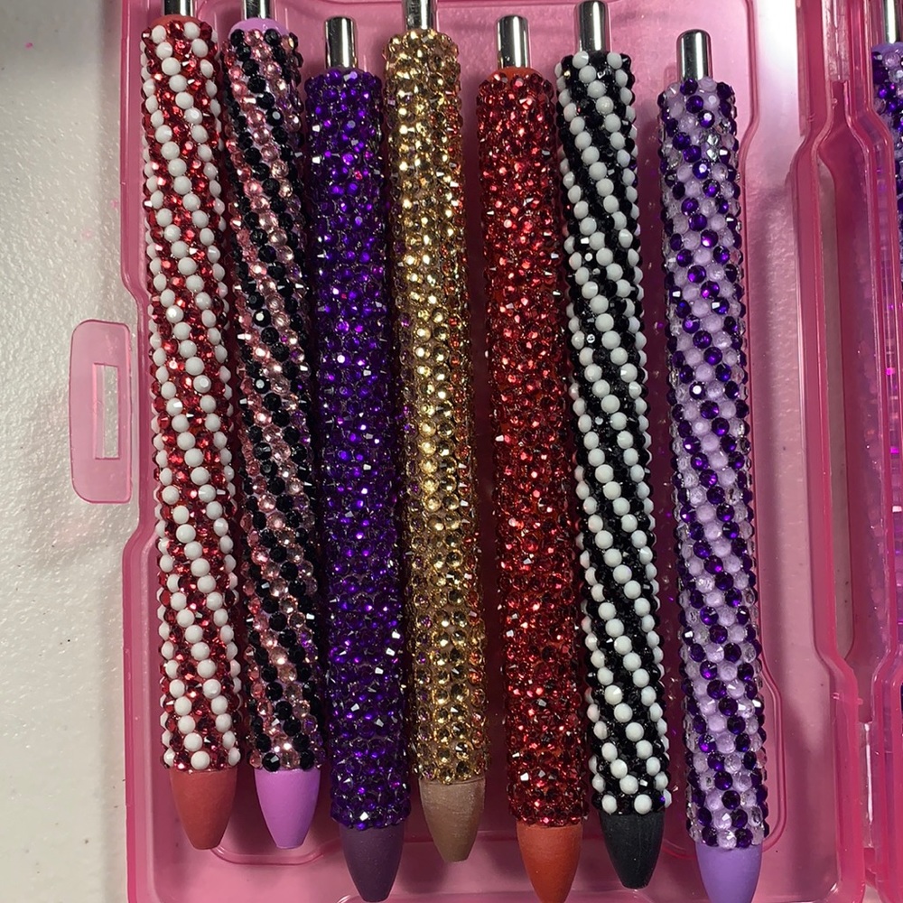 Inkjoy refillable pens. Medium 0.7.